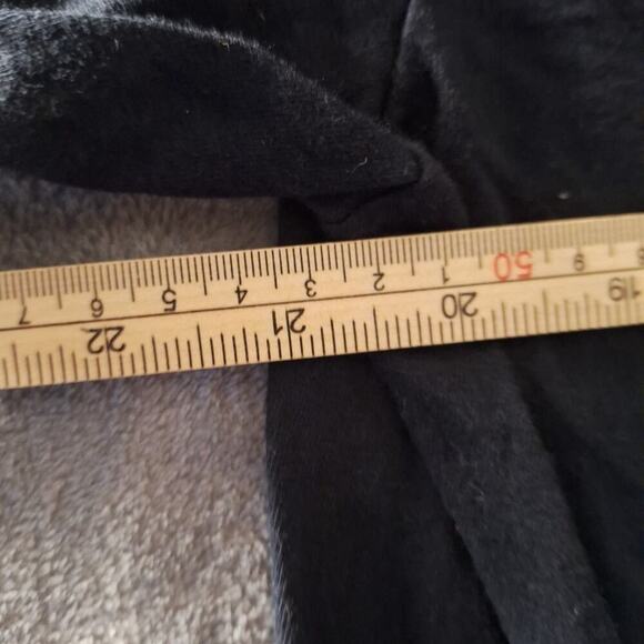 AC/DC T-Shirt Men's XL Black Graphic Back In Black Short Sleeve Tee Rock Band - Picture 7 of 7